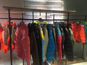圖 卡季服飾商務男裝折扣批發(fā),品牌男裝商務庫存尾貨 成都服裝 鞋帽 箱包